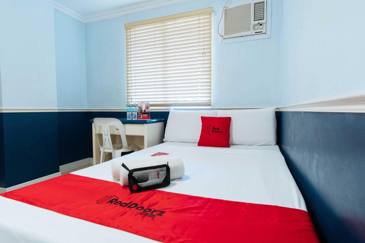 Hotel RedDoorz @ Bonifacio St Cebu Zewnętrze zdjęcie